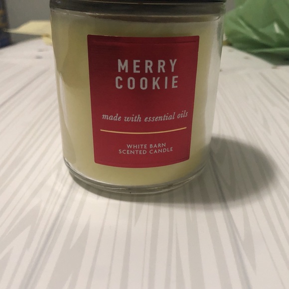 SOLD!Bath & Body Works“Merry Cookie”single candle - Picture 3 of 4